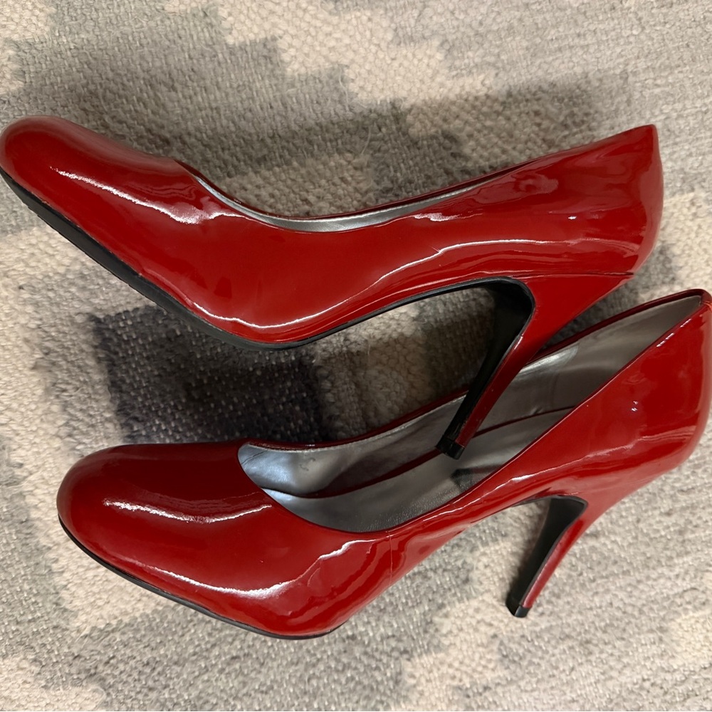 Jessica Simpson - Red Patent High Heel Pumps - Women Size 8.5
